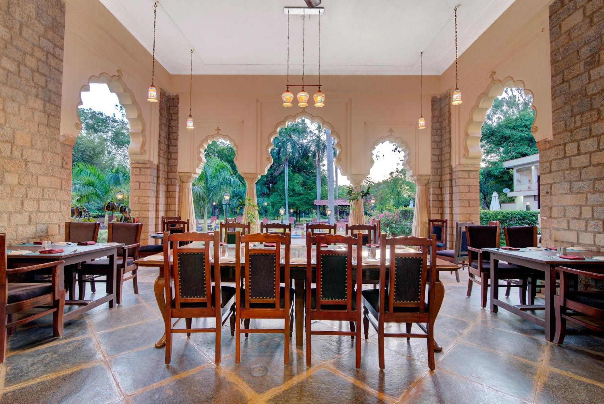 Welcomheritage Shivavilas Palace, Hampi Хоспет Экстерьер фото